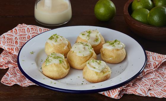 Profiteroles de cheesecake de limón