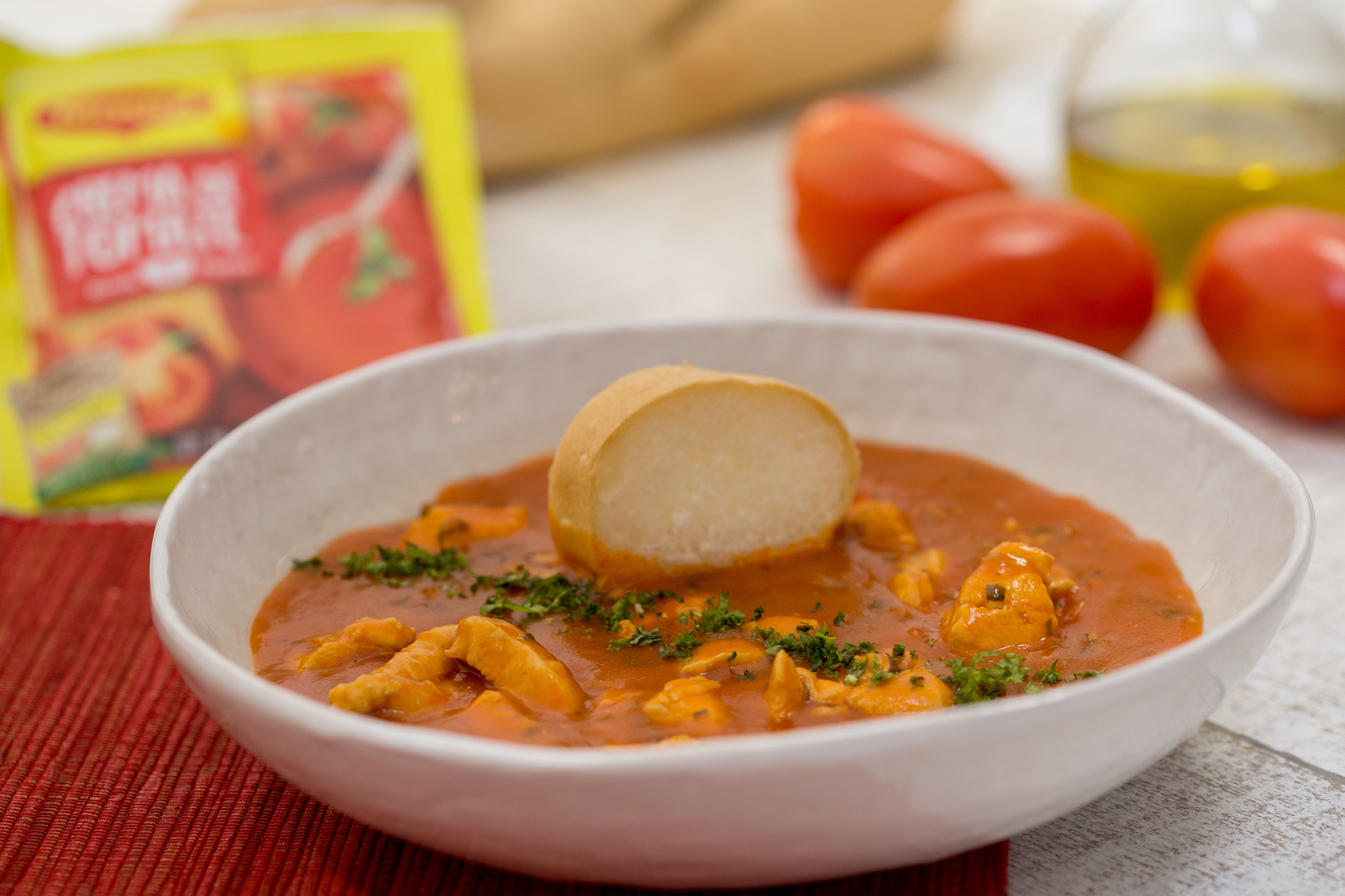 Receta de crema de tomate MAGGI con pollo