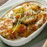 Una forma deliciosa de cocinar papas es gratinadas y al horno. Una forma deliciosa de cocinar papas es gratinadas y al horno.
