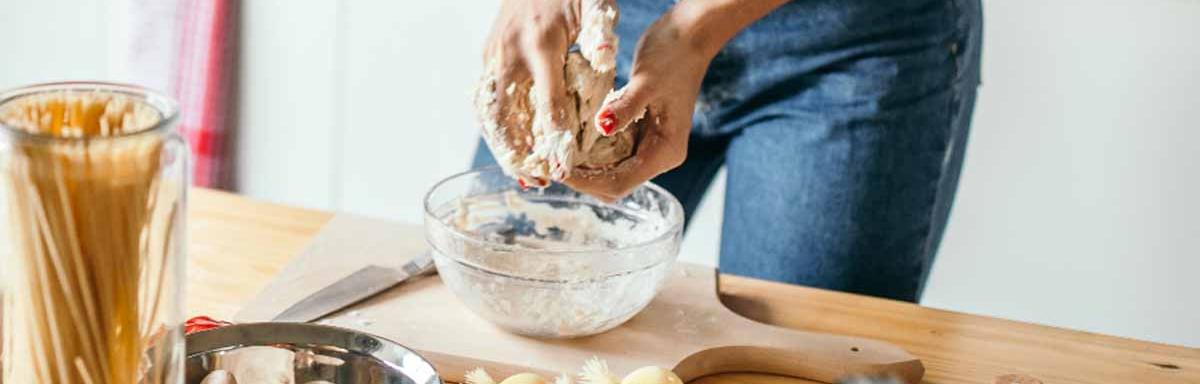 Todos los tipos de calzone se preparan con la misma masa de la pizza.