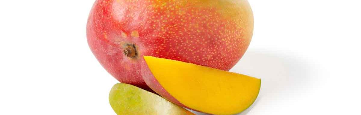 El mango es una fruta con alto contenido de betacarotenos.