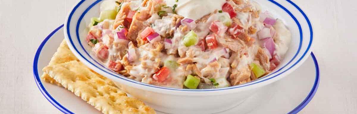 Ensalada de atún con mayonesa casera.