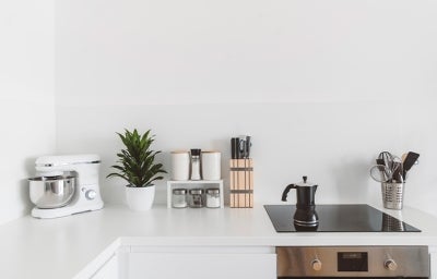 Una cocina de vitrocerámica