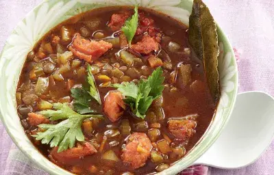 Sopa de lenteja con chorizo