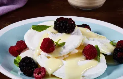Pavlovas de maracuyá y frambuesa Pavlovas de maracuyá y frambuesa