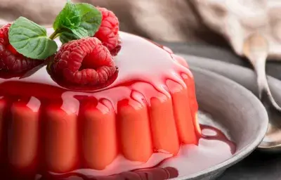 Gelatina con leche y fresas Gelatina con leche y fresas